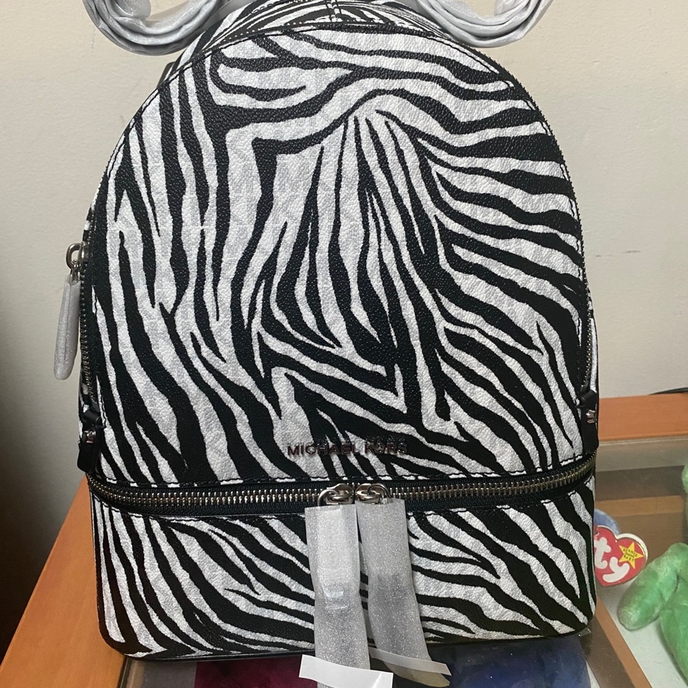 Michael Kors Rhea Zip Medium Backpack - Picture 4 of 8